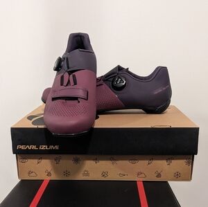 Pearl Izumi Women's Attack Road bike shoes size 41 Nightshade Blue/Wild Violet